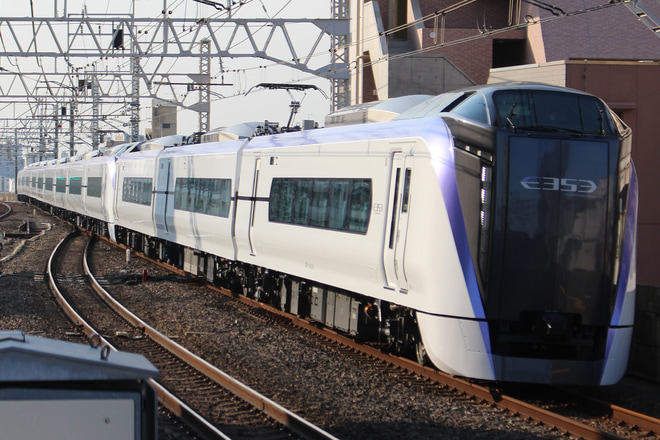 【JR東】E353系S209+S120編成幕張車両センターへ回送を市川駅で撮影した写真