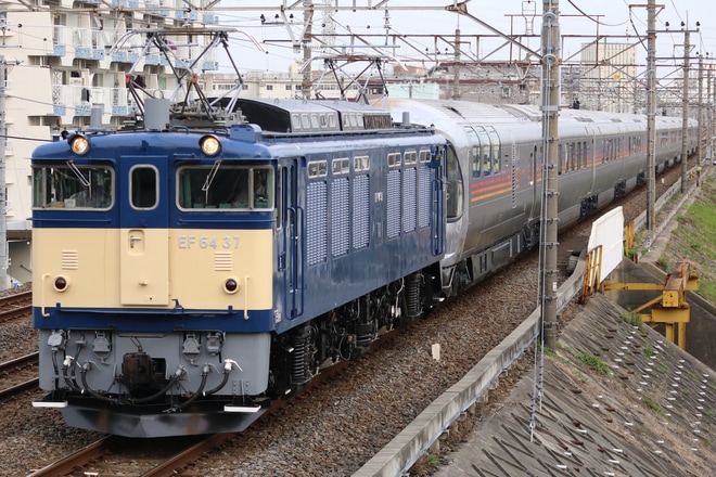 【JR東】「信州カシオペア紀行」運転を南流山駅で撮影した写真