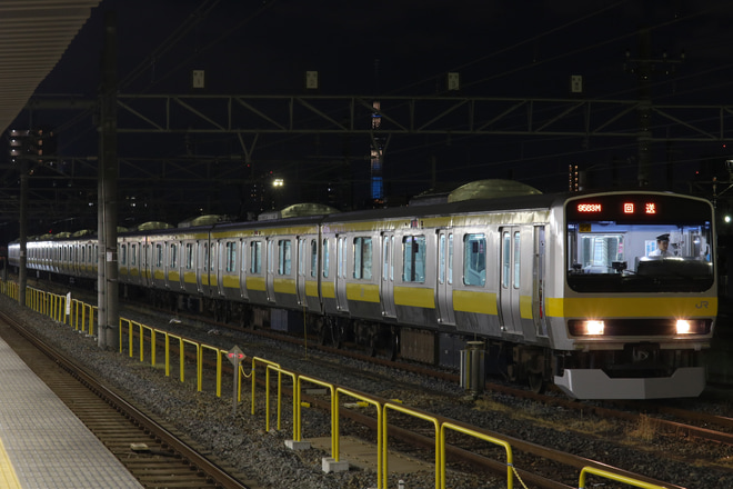 【JR東】E231系ミツB27編成 所属区へ回送を尾久駅で撮影した写真