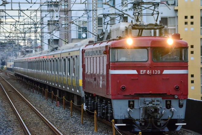 【JR東】E231系ミツB2編成 秋田総合車両センター入場配給を南浦和駅で撮影した写真