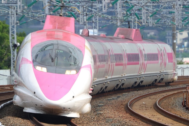 【JR西】「ハローキティ新幹線」で行く「ハローキティ尽くしの旅」を徳山駅で撮影した写真