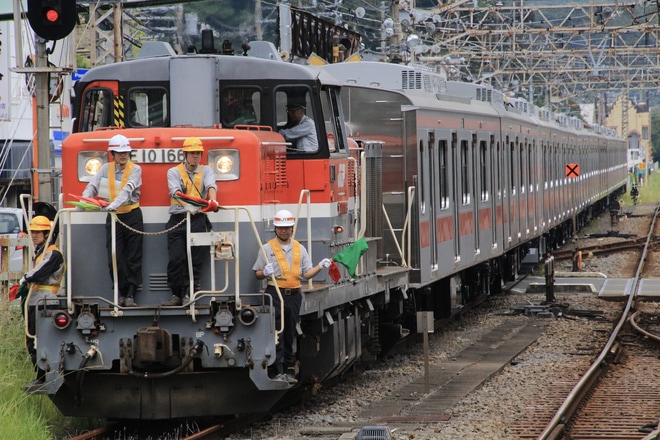 【東急】5050系5178Fほか11両 甲種輸送を逗子駅で撮影した写真