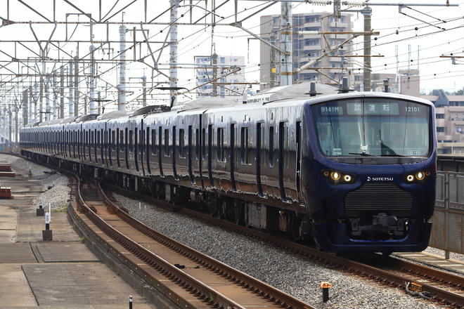 【相鉄】12000系12101F(12101×10)埼京線内試運転を戸田公園駅で撮影した写真
