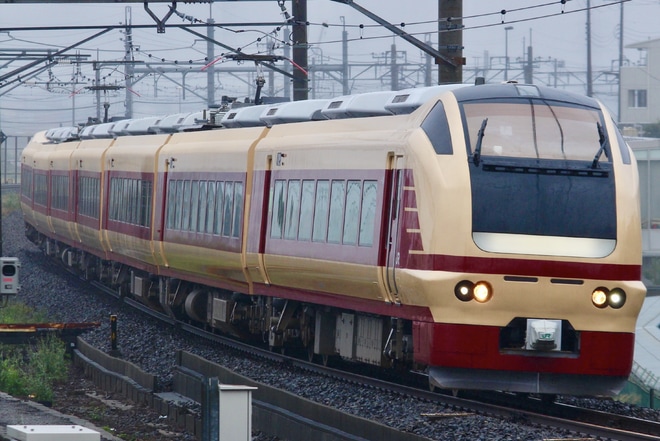 【JR東】E653系国鉄色臨時快速「ぶらり川越号」運転を吉川駅で撮影した写真
