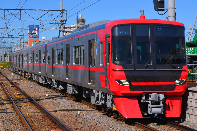【名鉄】9500系9502Fがアンテナの台座を赤色に変更して試運転を実施を知立駅で撮影した写真