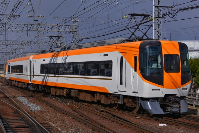 【近鉄】22000系AS04 リニューアル工事を終え出場を名張駅で撮影した写真