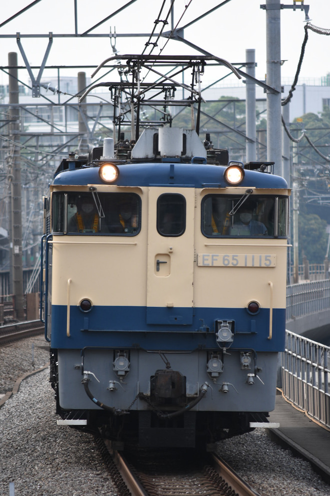 【JR東】EF65-1115使用 白岡試単を赤羽駅で撮影した写真