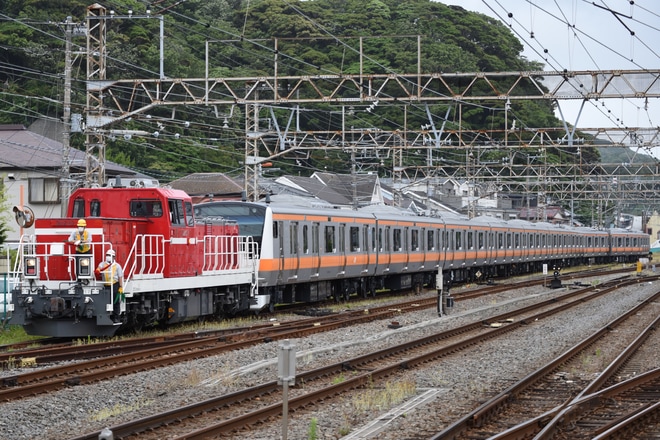 【JR東】E233系トタT71編成 J-TREC出場試運転を逗子駅で撮影した写真