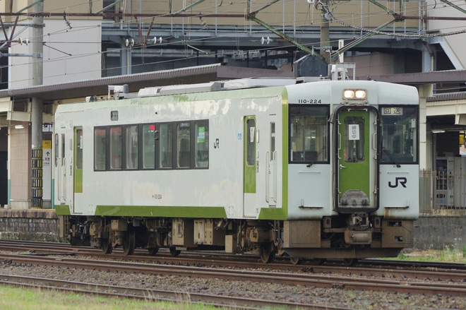 【JR東】キハ110-224が郡山総合車両センター出場(只見線転用)を新津駅で撮影した写真