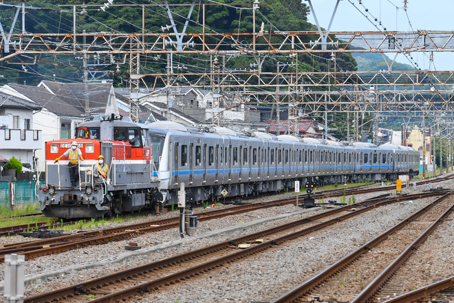 【小田急】5000形5053F 甲種輸送を逗子駅で撮影した写真