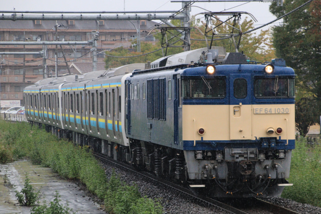 【JR東】E131系マリR05+マリR06編成 配給輸送を行田駅で撮影した写真