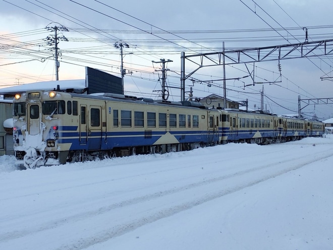 【JR東】五能線キハ40の6両が廃車回送される
