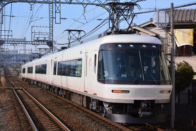 【近鉄】26000系SL01「さくらライナー」五位堂出場試運転を当麻寺駅で撮影した写真
