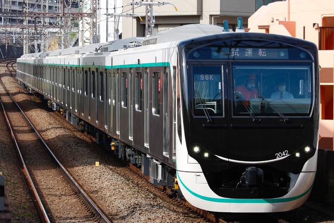 【東急】2020系2142F新造試運転をあざみ野駅で撮影した写真