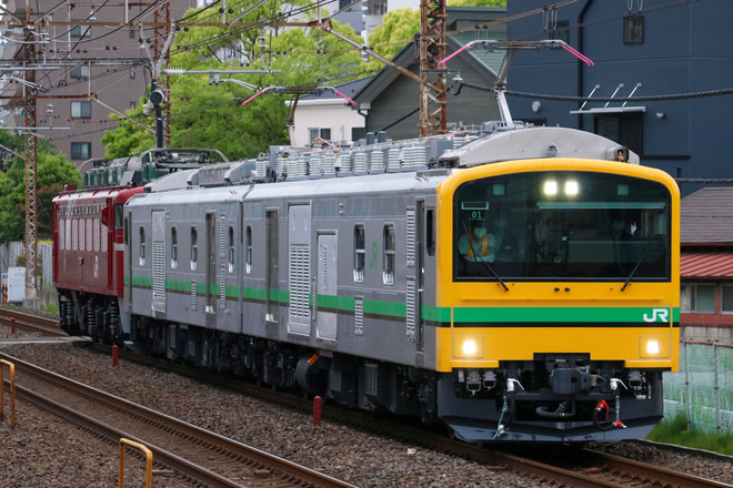 【JR東】E493系がEF81を連結して試運転を北松戸駅で撮影した写真