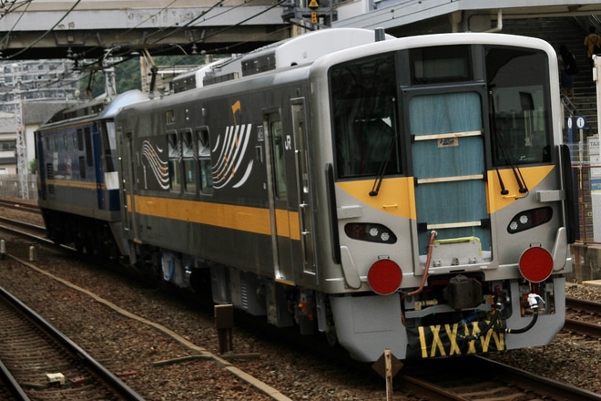 【JR西】DEC700形DEC700-1甲種輸送を須磨駅で撮影した写真