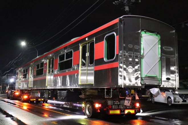 【PR】フィリピンのマニラ南北通勤鉄道向け用車両陸送を不明で撮影した写真
