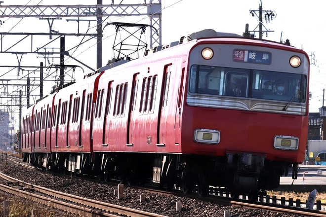 【名鉄】6500系が特急運用で豊橋駅へ入線を不明で撮影した写真