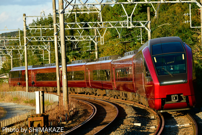 【近鉄】往復ひのとりで行く貸切プランに伴う団体臨時列車を加茂～松尾間で撮影した写真