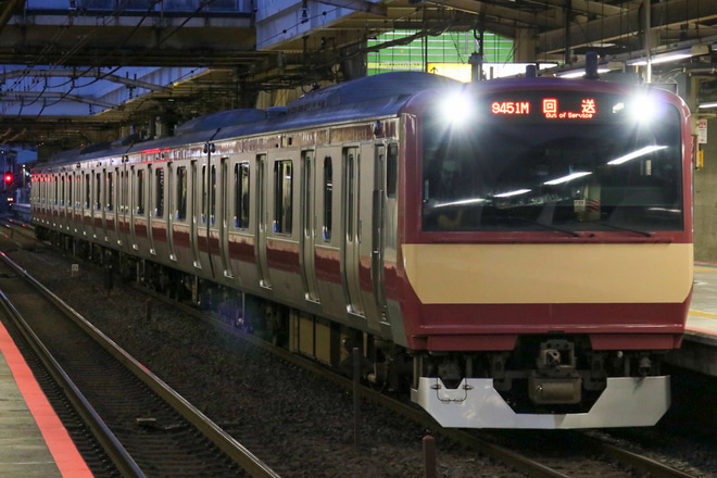 【JR東】E531系K451編成「赤電」返却回送を松戸駅で撮影した写真
