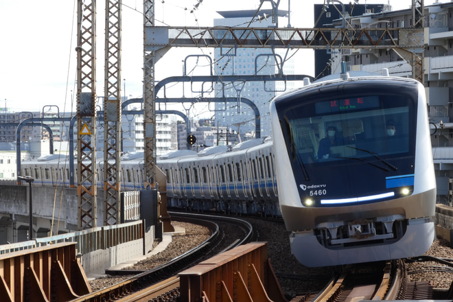 【小田急】5000形5060×10(5060F)新製試運転を厚木駅で撮影した写真