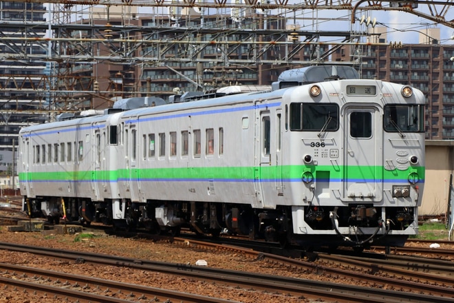 【JR北】キハ183系3両を使用した乗務員訓練列車が運転を不明で撮影した写真