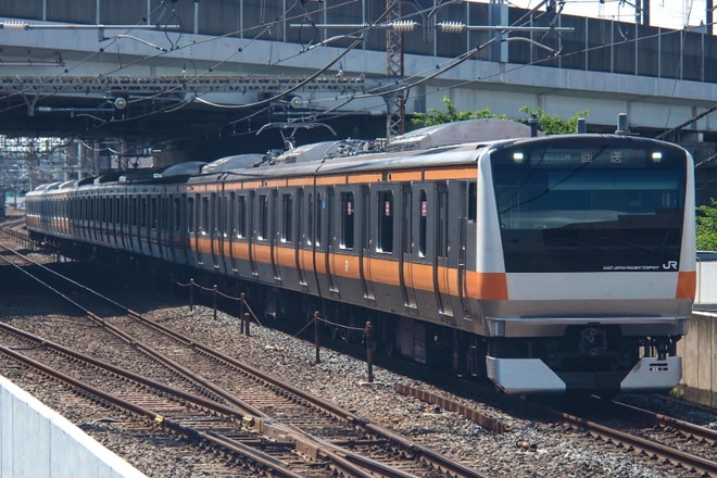 【JR東】E233系T18編成大宮総合車両センター出場回送を武蔵浦和駅で撮影した写真