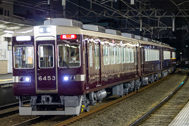 【阪急】6300系6353F 正雀工場出場回送を富田駅で撮影した写真