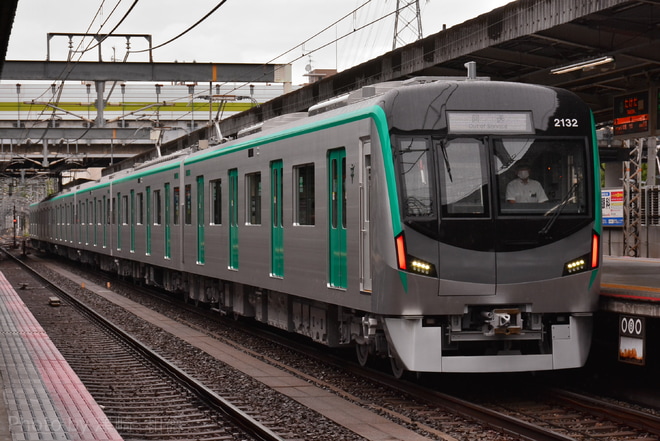 【京都市交】20系2132F 営業運転開始を竹田駅で撮影した写真