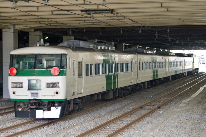 【JR東】185系C2編成配給輸送を大宮駅で撮影した写真