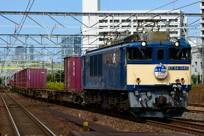 【JR貨】EF64-1045に「鉄道の日2022」ヘッドマーク取り付けを熱田駅で撮影した写真