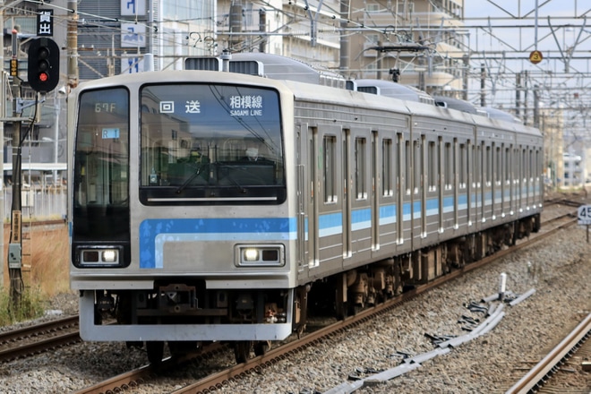 【JR東】205系500番台R1編成が茅ヶ崎から回送を平塚駅で撮影した写真