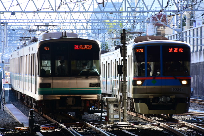 【都営】6300形6326F 試運転を日吉駅で撮影した写真