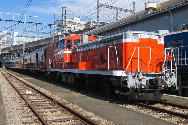【JR東】「〜客車列車車掌の世界へご案内〜」旧客車見学・撮影会開催を高崎駅で撮影した写真