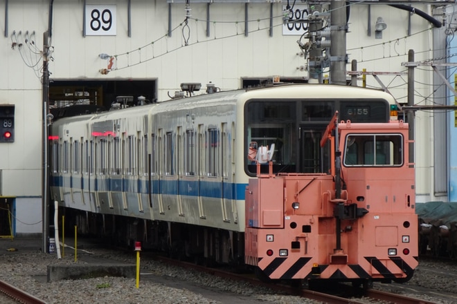 【小田急】8000形8055×4(8055F)廃車に伴うクーラー・部品撤去を大野総合車両所付近で撮影した写真