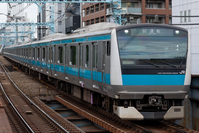 【JR東】E233系サイ179編成使用列番が「9999A」の京浜東北線試運転を関内駅で撮影した写真