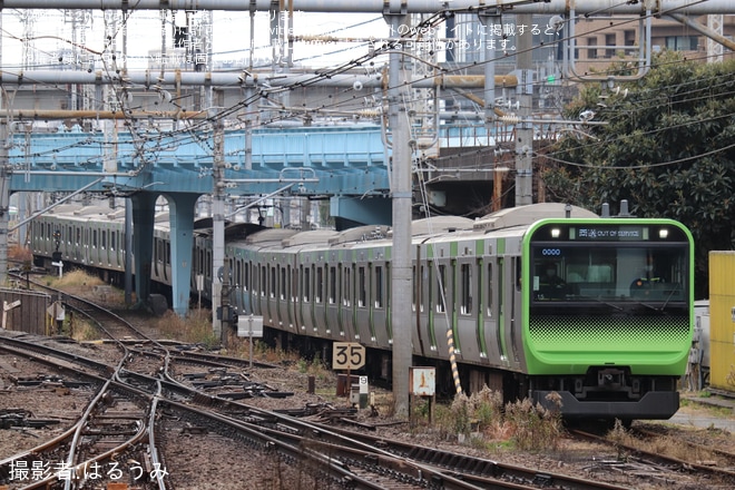 【JR東】E235系トウ15編成東京総合車両センター出場回送を大崎駅で撮影した写真