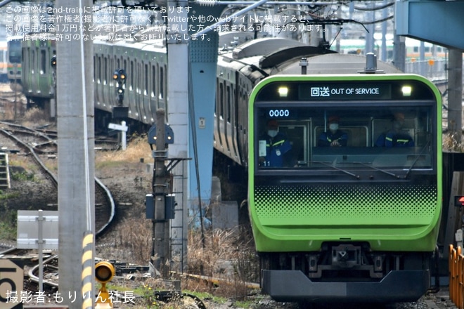 【JR東】E235系トウ11編成 東京総合車両センター出場を大崎駅で撮影した写真
