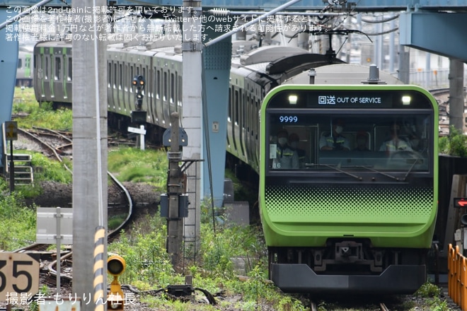 【JR東】E235系トウ16編成東京総合車両センター入場回送を大崎駅で撮影した写真
