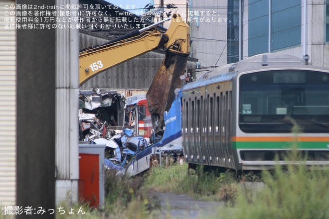 【JR東】キハ48形「クルージングトレイン」が解体中を秋田総合車両センター付近で撮影した写真