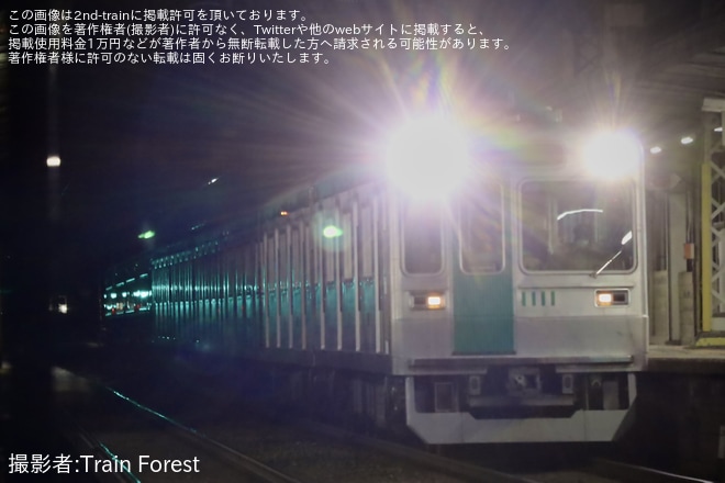 【京都市交】10系1111Fが夜間に救援回送を不明で撮影した写真