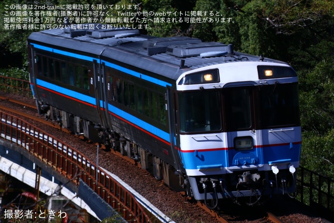 【JR四】キハ185系が予土線の定期列車に充当を不明で撮影した写真