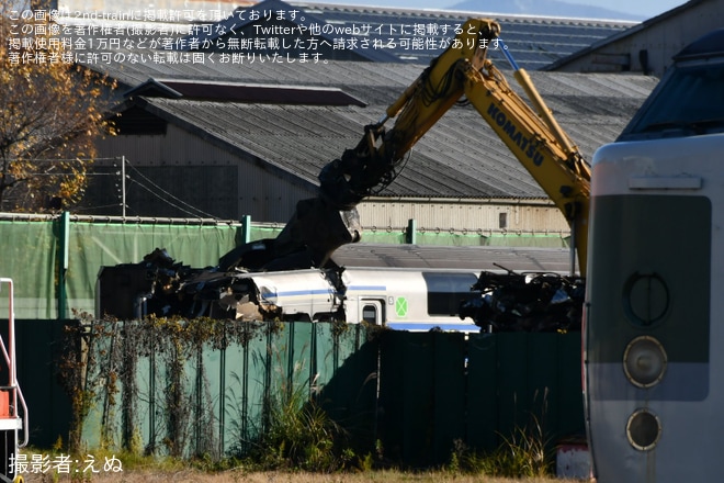 【JR東】E217系Y-18編成サロE217-18が廃車解体中を不明で撮影した写真