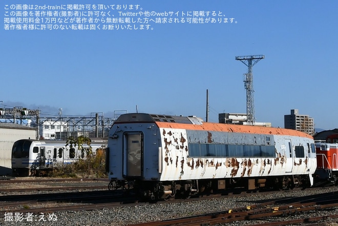 【JR東】E217系Y-18編成サロE217-18が廃車解体中を不明で撮影した写真