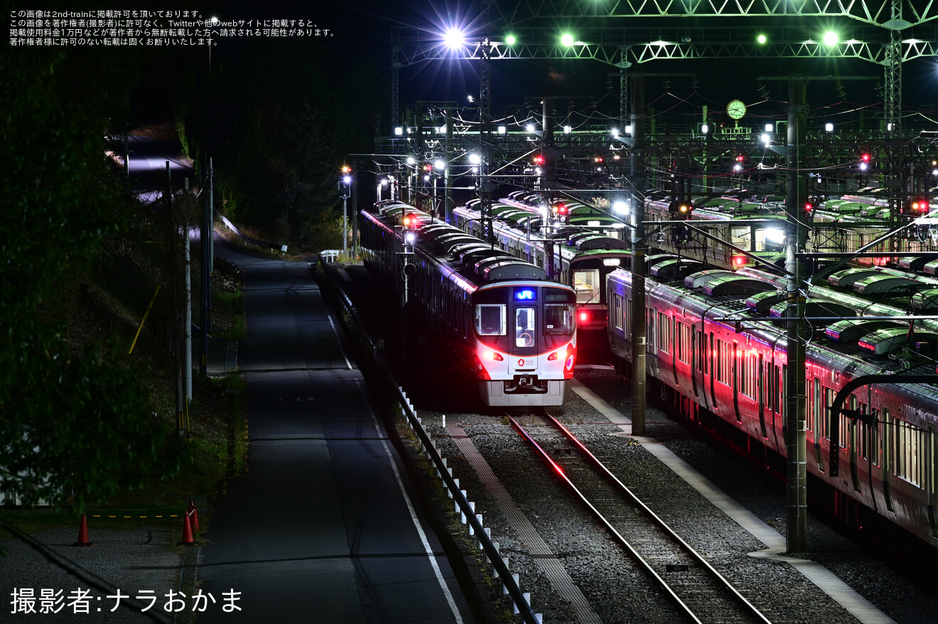 【JR西】323系LS20編成(大阪万博ラッピング車) 奈良から車輪転削返却回送の拡大写真