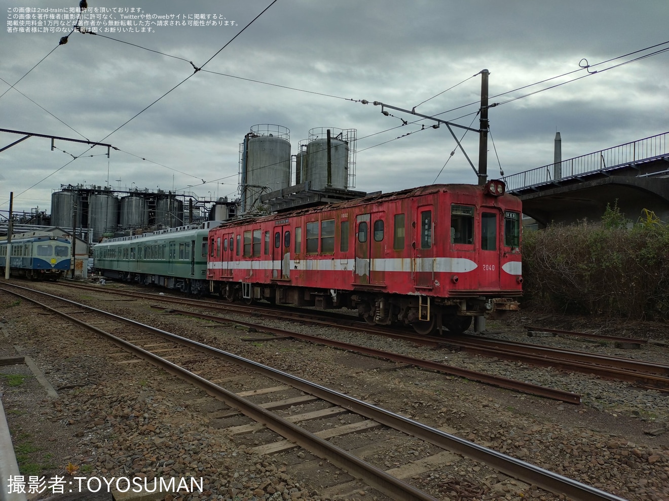 【銚電】元南海電鉄2200系2202Fが仲ノ町車庫へ移動済でデハ1002と連結の拡大写真