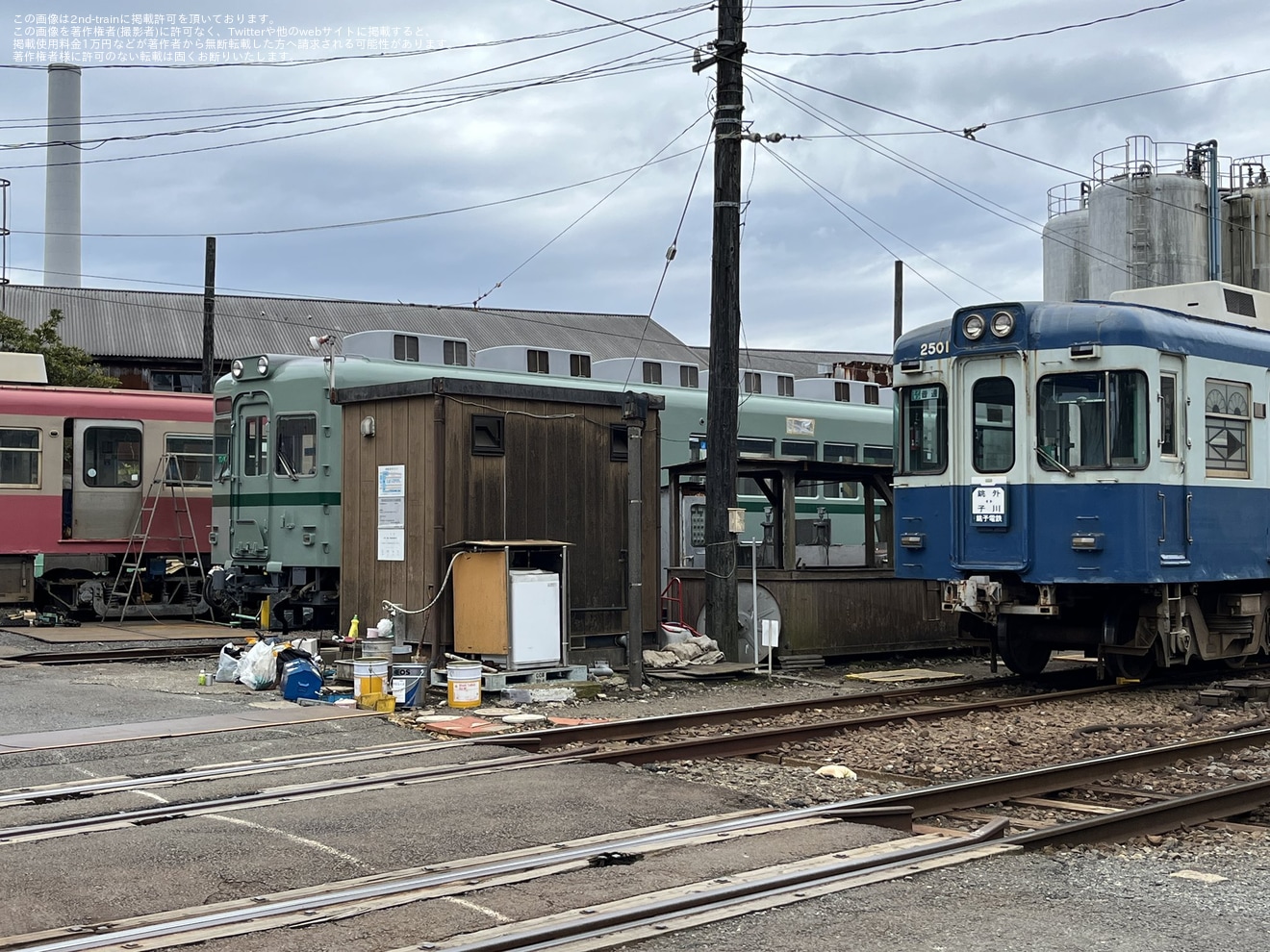 【銚電】元南海電鉄2200系2202Fが仲ノ町車庫へ移動済でデハ1002と連結の拡大写真