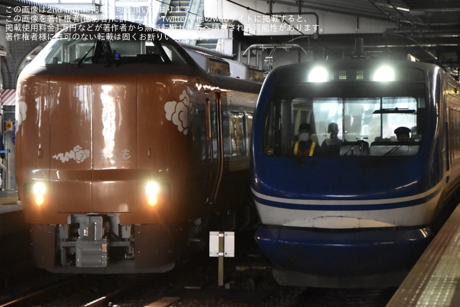 【JR西】特急「やくも」用の新型車両273系の車両公開イベントが大阪駅で開催を大阪駅で撮影した写真