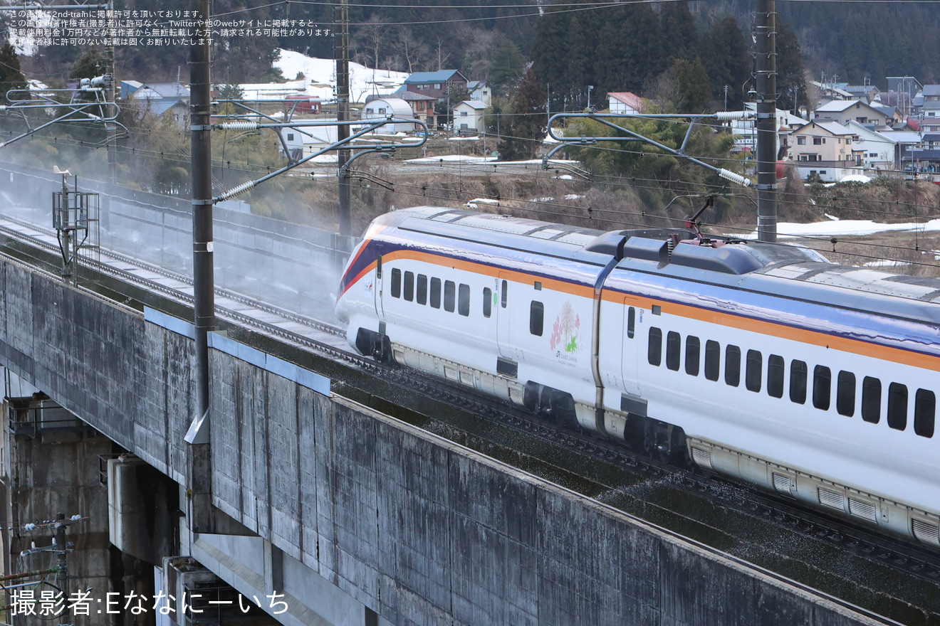 【JR東】E3系L53編成新潟新幹線車両センターへ廃車のため回送の拡大写真