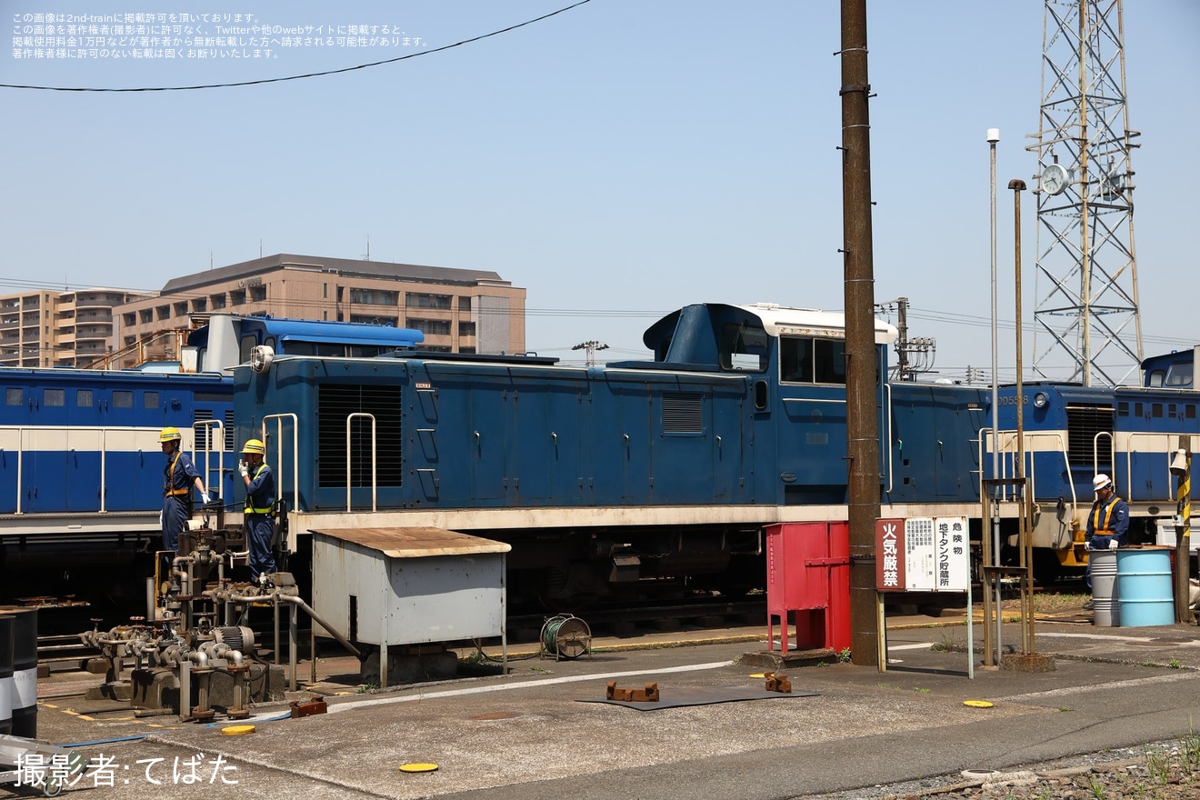 【神奈臨】D504が川崎貨物内で入換の拡大写真